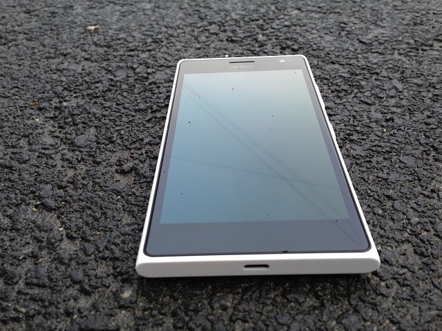 Nokia Lumia 730.