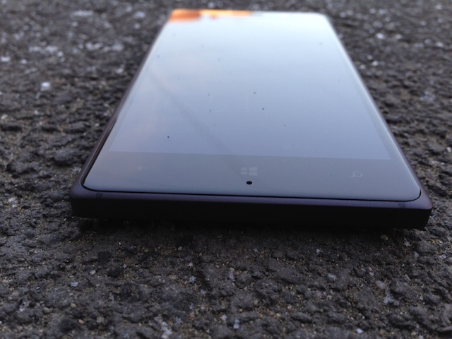 Nokia Lumia 830.