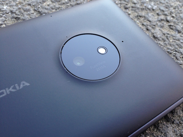 Nokia Lumia 830.