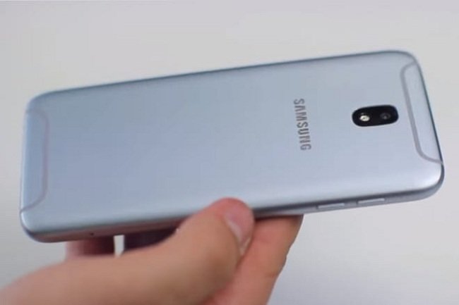 Samsung Galaxy J7 2017.