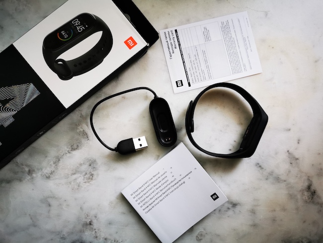 Браслет-часы Xiaomi Mi Smart Band 4.